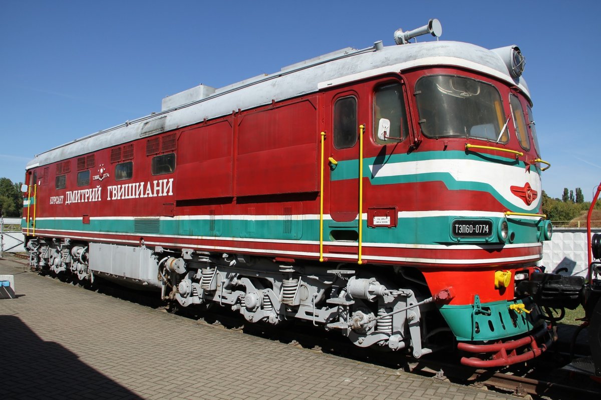 Das ist das Eisenbahnmuseum von Brest. Kategorie sollte folgen. in drei Reihen sind die verschiedensten Lokomotiven dargestellt, welche alle mal ihren Dienst in Weißrussland absolviert haben. Bei schönstem Wetter konnten wir am 7.9.16 ausgiebig Bilder schiessen.