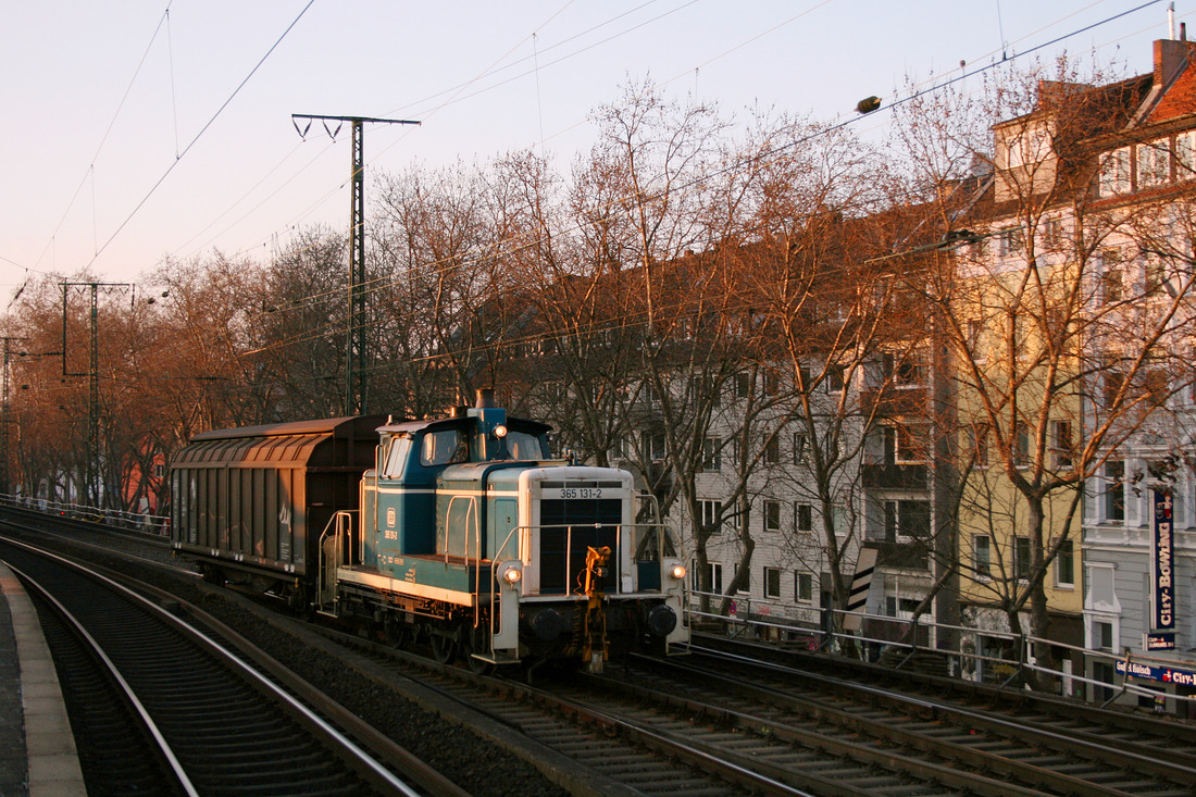 Das Foto von RSE 365 131 entstand am 10. Februar 2012 im Bahnhof Köln Süd.