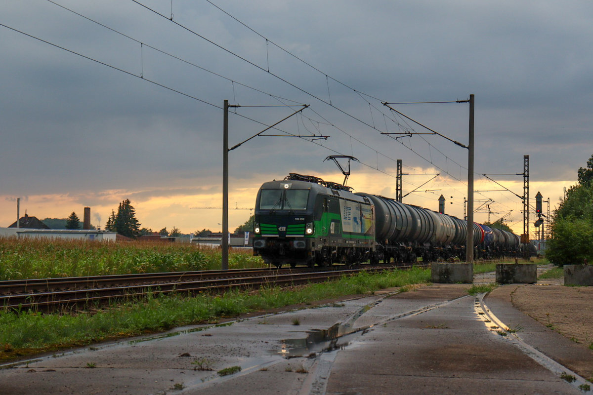 Das gefällt

Am 21. August zog 193 263 ,,Carbon-Dioxide Free  ihre Kesselwagen durch Melle weiter gen Bitterfeld.