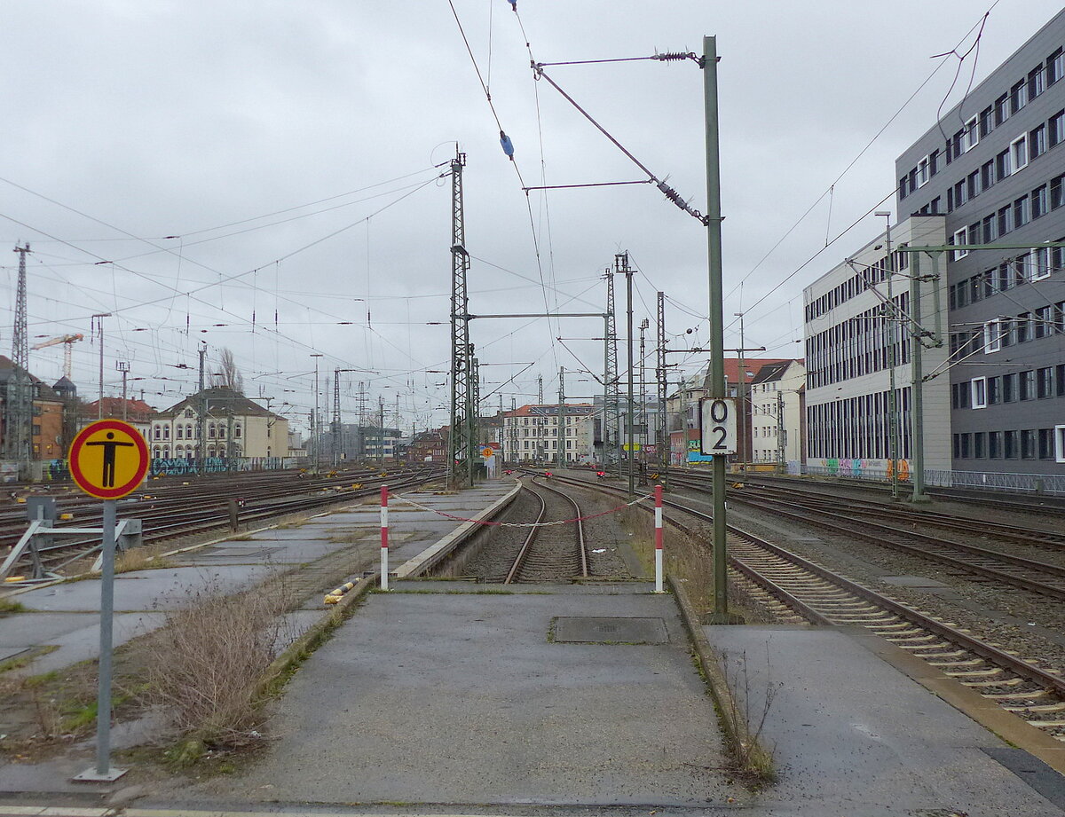 Das Gleis 103 am 16.02.2022 in Hannover Hbf.