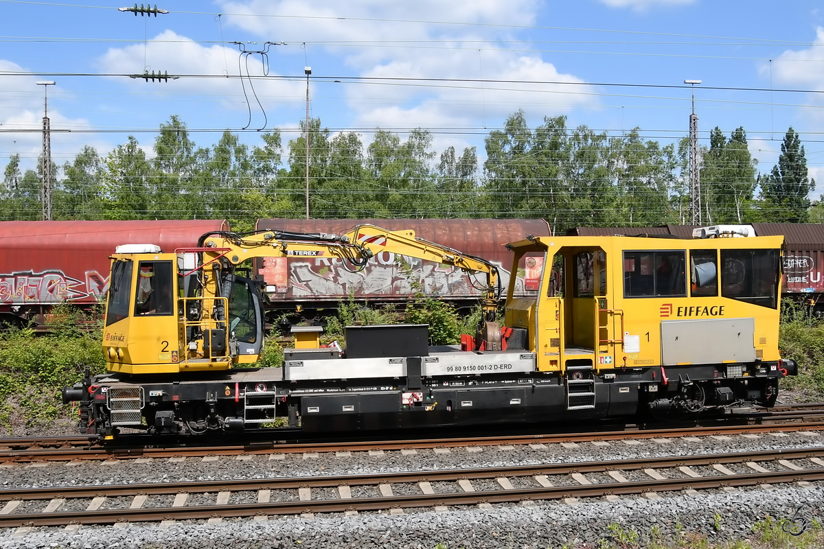 Das Gleisarbeitsfahrzeug 99 80 9150 001-2 Mitte Mai 2020 in Bochum-Langendreer.