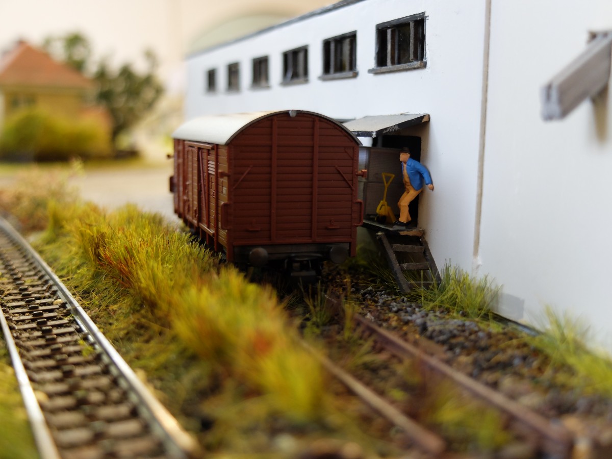 Das Güterverladegleis der SMCS eine der Porzellanfabriken in Tirschenreuth, 03.04.2015 (Bahnhofsmodell Tirschenreuth)