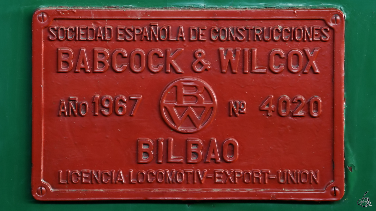 Das Herstellerschild an der Diesellokomotive 4020 (340-020-3). (Eisenbahnmuseum Madrid, November 2022)