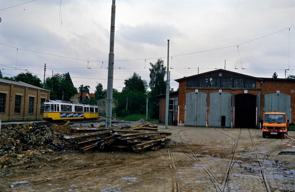 Das Möhringer Straßenbahndepot wurde 1984 noch benutzt, es war ein Wagenschuppen.  