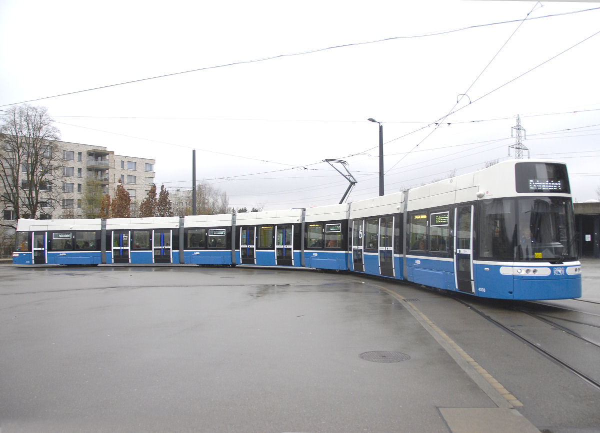 Das neue BOMBARDIER FLEXITY Zürich Be 6/8  Nr. 4003  auf einer   Extrafahrt 16.12.2020  Haltestelle Stettbach 8051 Zürich  