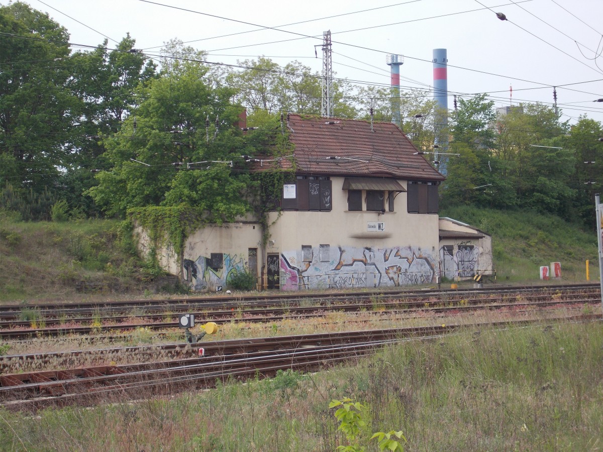 Das nicht mehr genutzte Weichenwärterstellwerk W2,am 23.Mai 2015,in Eberswalde.