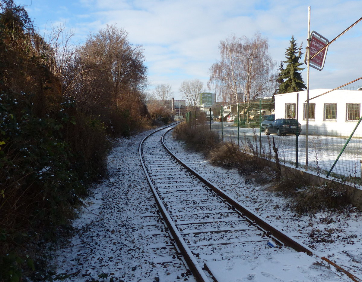 Das nur noch selten genutzte Verbindungsgleis zwischen Erfurt Ost und Erfurt Nord.