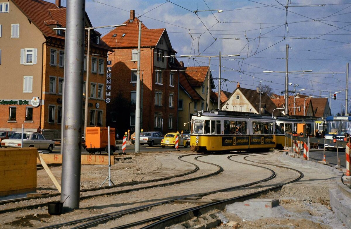 Das war Degerloch 1984. Die Straßenbahn quälte sich durch. 