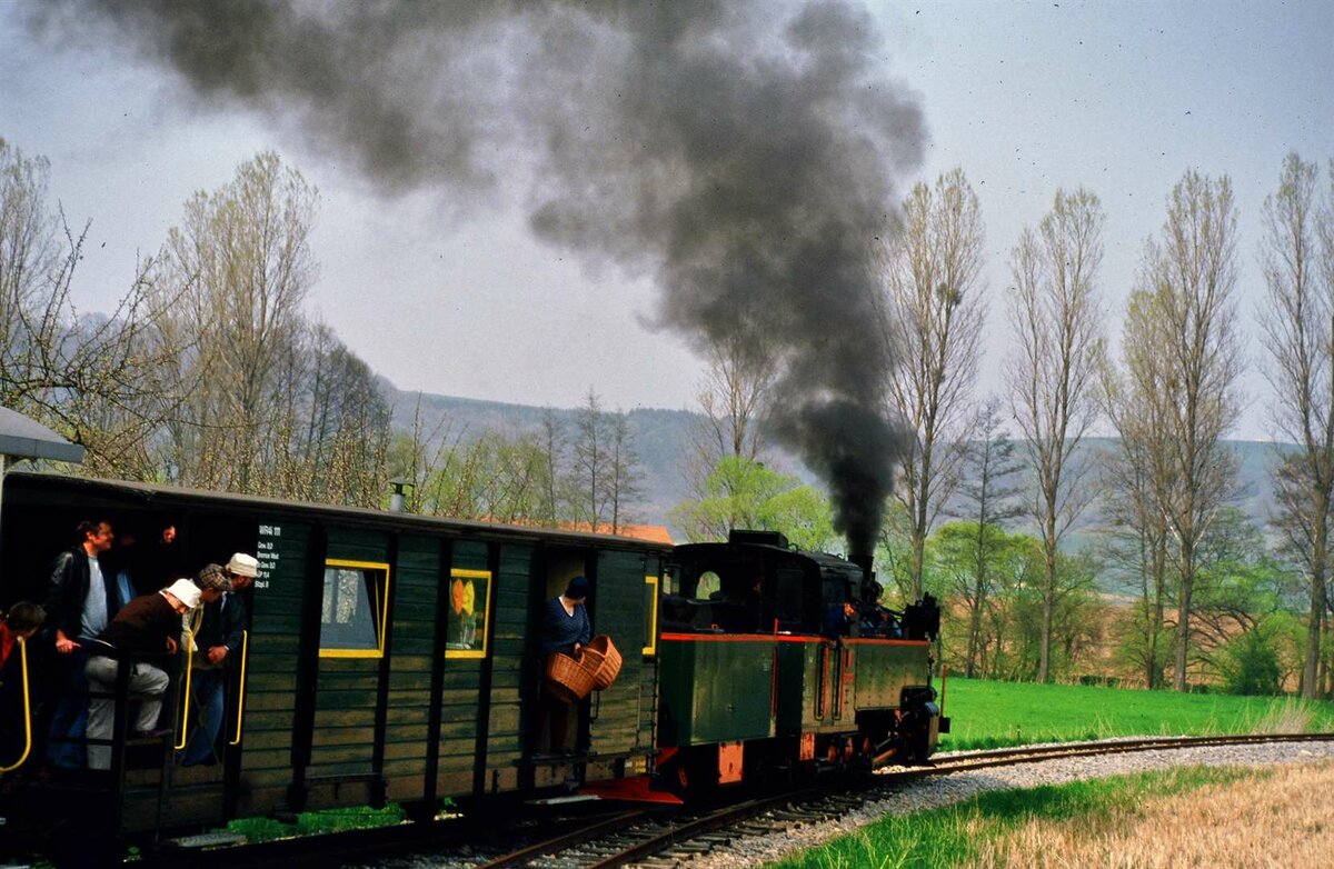 Das war ein besonders heiterer Tag bei der Jagsttalbahn am 01.05.1986. Ist das Dampflok  Frank S ?