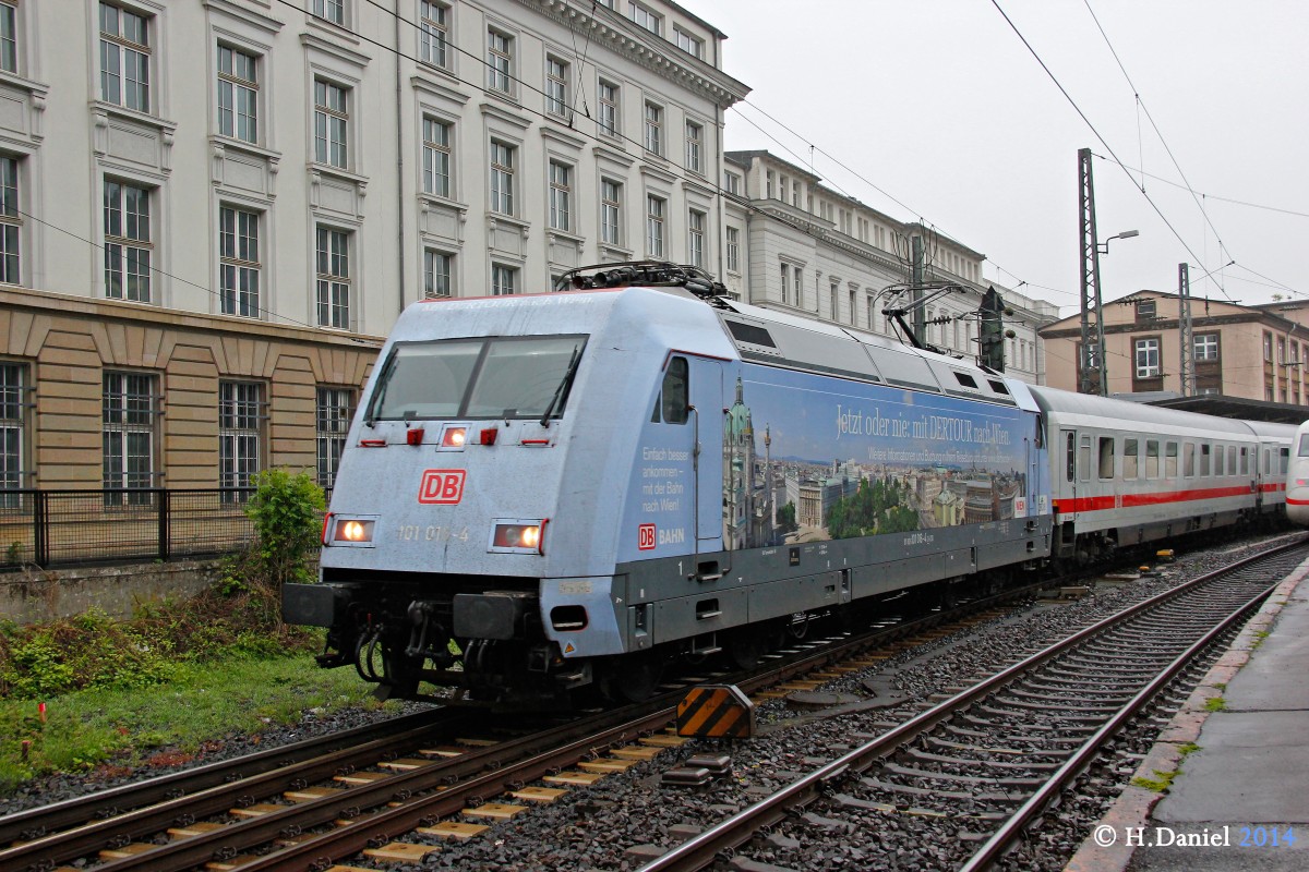 DB 101 016-4  Dertour Wien  mit IC2440 in Wuppertal Hbf, Mai 2014.