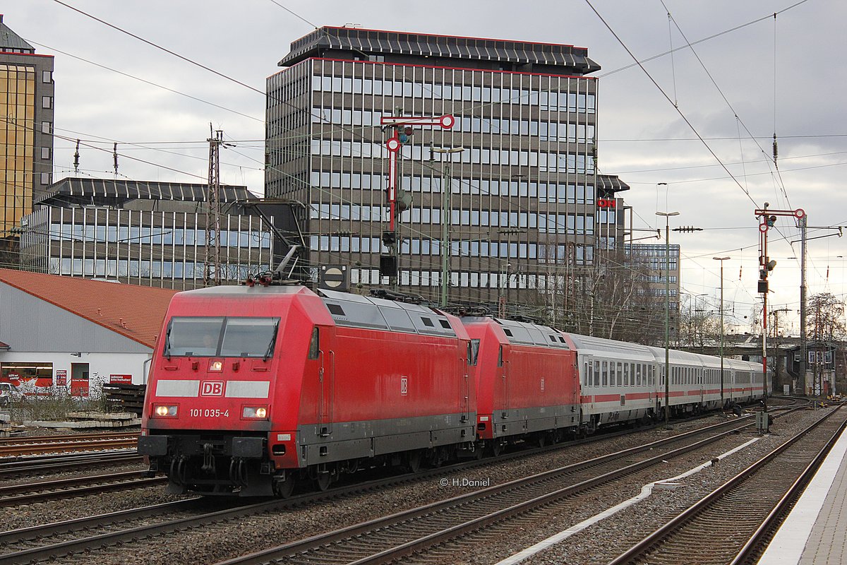 DB 101 035-4 mit IC in D�sseldorf Rath, M�rz 2016.