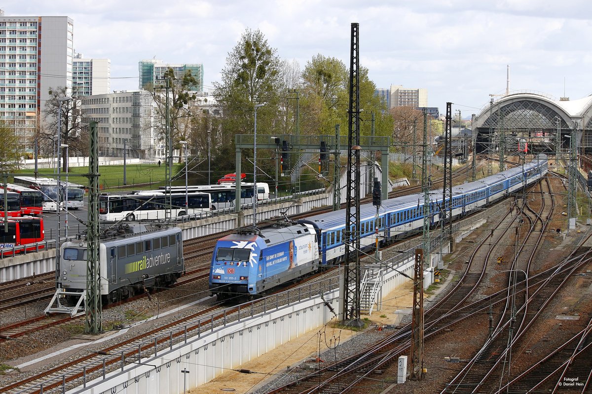 DB 101 055-2  Schauinslandreisen  mit EC in Dresden, April 2017. Links stand 139 558 von Railadventure abgestellt.


