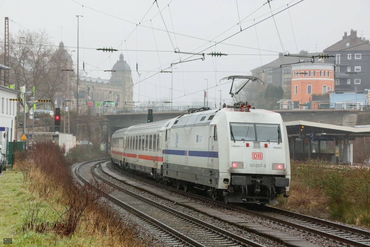 DB 101 057-8  Europa  mit IC2049 in Wuppertal Steinbeck, März 2023.