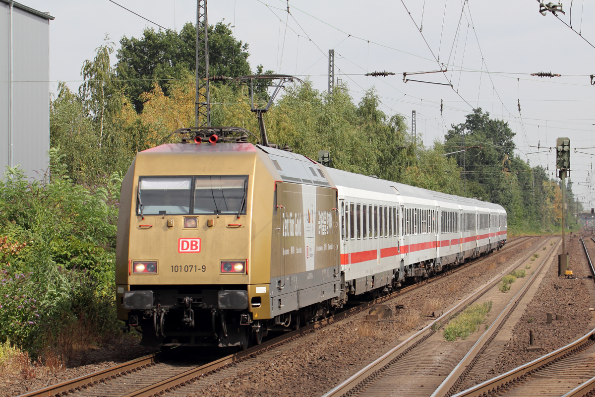 DB 101 071-9 mit IC 2009 nach Köln Hbf. in Recklinghausen-Süd 31.7.2018