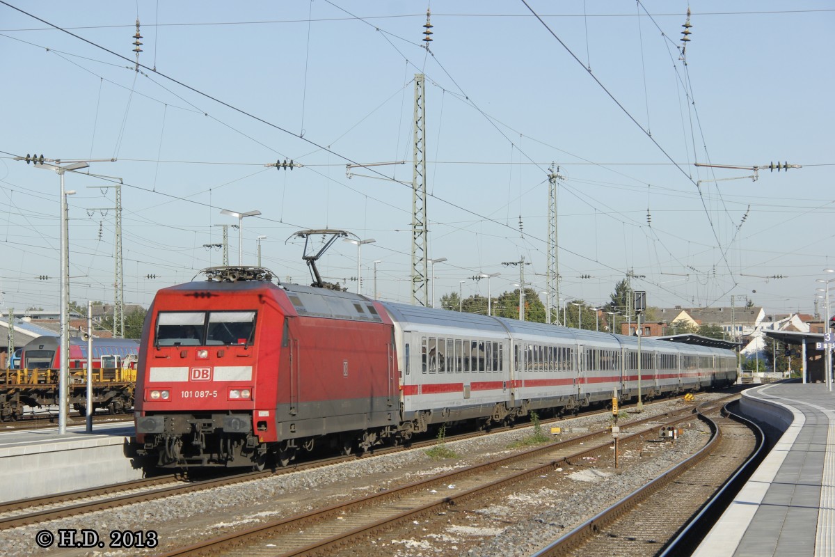 DB 101 087-5 mit IC141 in Rheine Hb, September 2013.