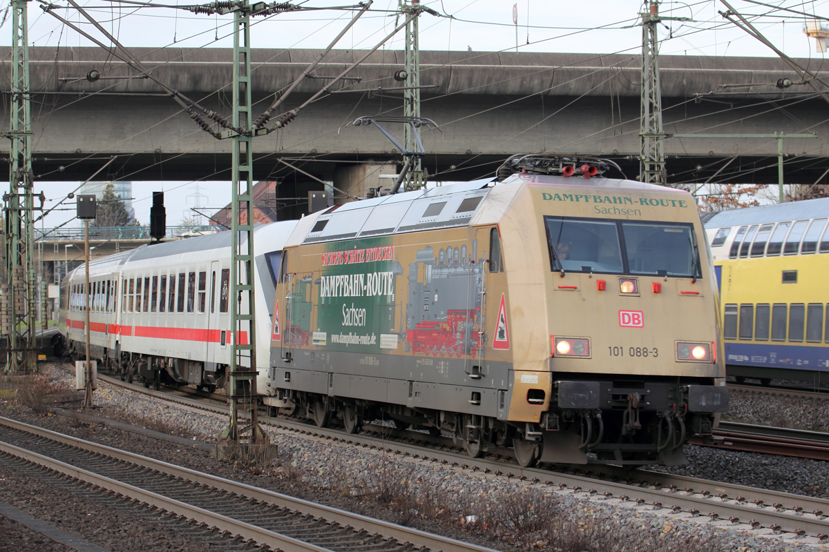DB 101 088-3 in Hamburg-Harburg 11.1.2022