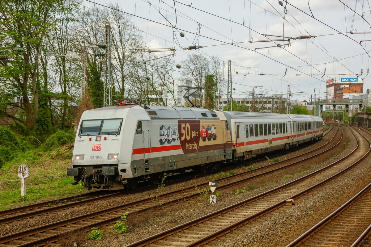 DB 101 110-5  50 Jahre Intercity  in Wuppertal, April 2024.