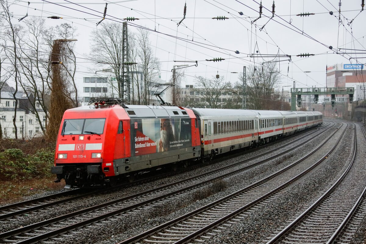 DB 101 115-4  Bahnbonus  mit IC2044 in Wuppertal, Februar 2023.