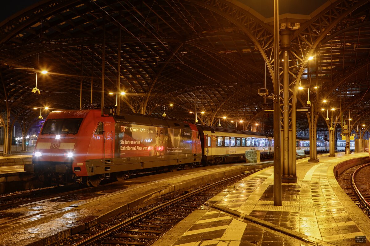 DB 101 115  Bahnbonus  mit EC6 in Köln Hbf, Januar 2023.