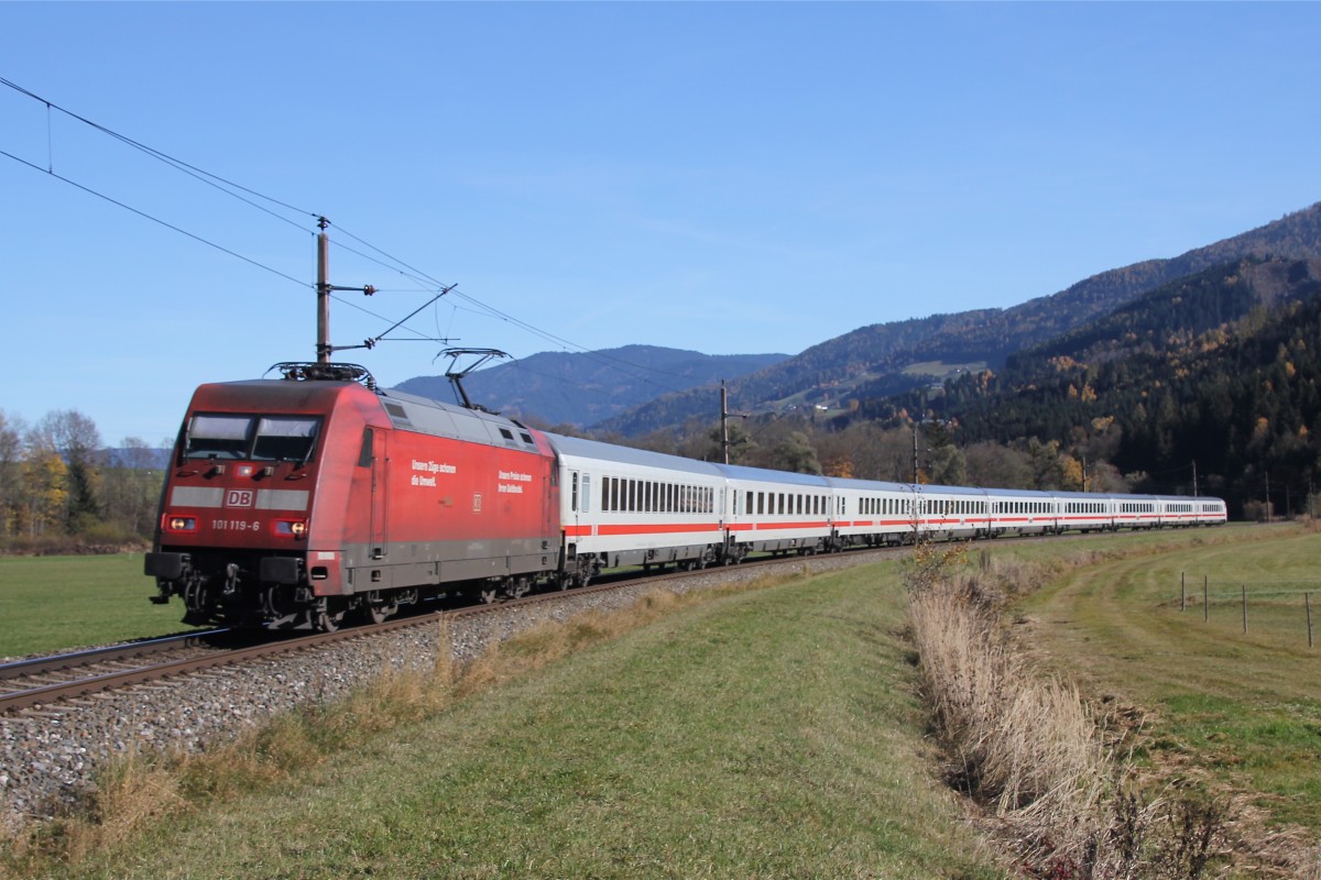 DB 101 119 zieht den EC 216 (Graz Hbf-Saarbrcken Hbf) durch das Ennstal, aufgenommen am 27.10.2013 knapp vor der Haltestelle Aich-Assach.