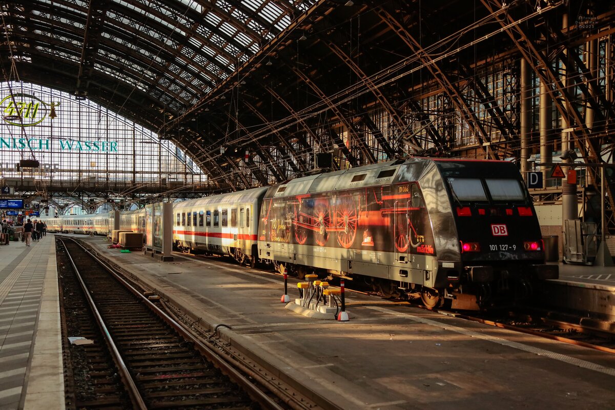 DB 101 127-9  100 Jahre Baureihe 01  in Köln Hbf, August 2025.