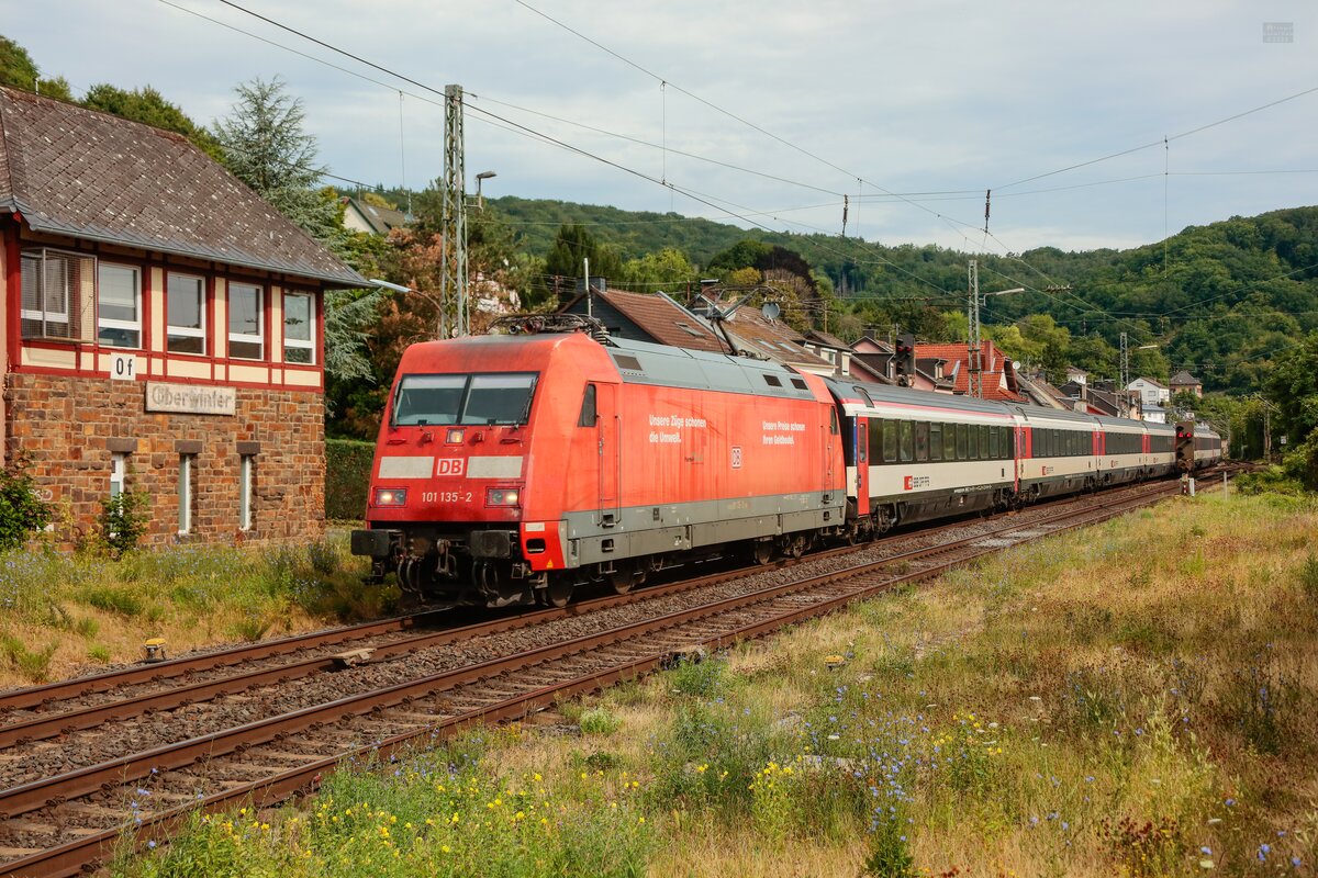 DB 101 135-2 mit EC7 in Oberwinter, Juli 2025.