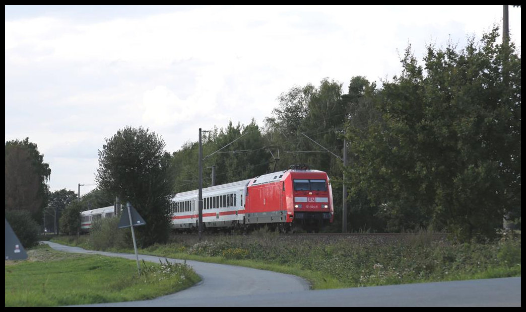 DB 101024-8 mit IC nach Berlin am 9.9.2019 um 16.39 Uhr bei Westerhausen.