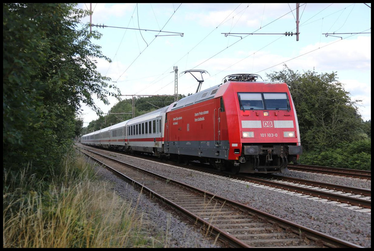 DB 101103-0 ist hier bei Lotte am 12.07.2020 um 17.58 Uhr mit dem IC 142 nach Amsterdam unterwegs.