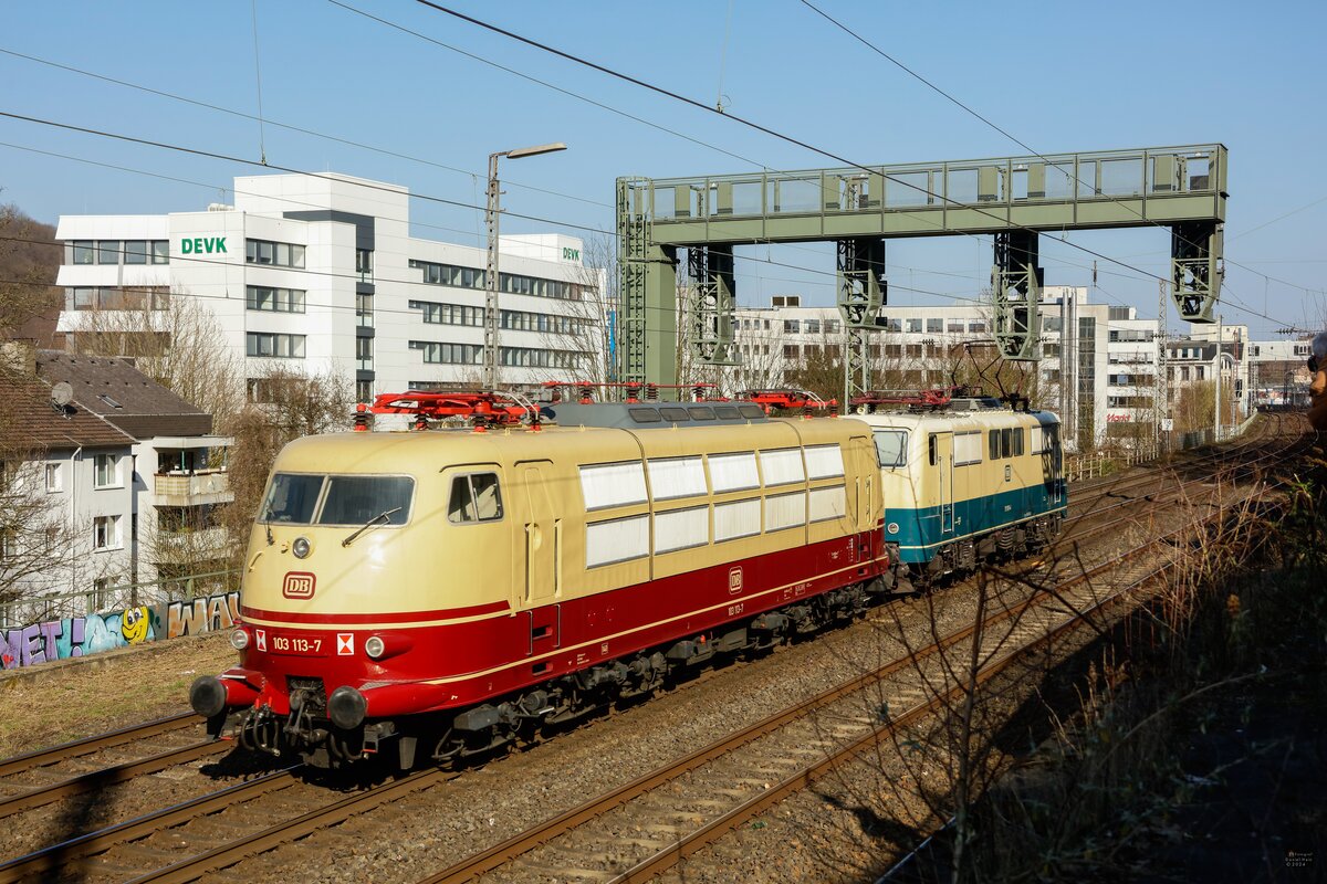 DB 103 113-7 & DB 111 001-4 in Wuppertal, März 2024.