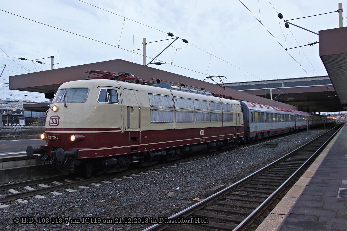 DB 103 113-7 mit IC119 in D�sseldorf Hbf, Dezember 2013.
