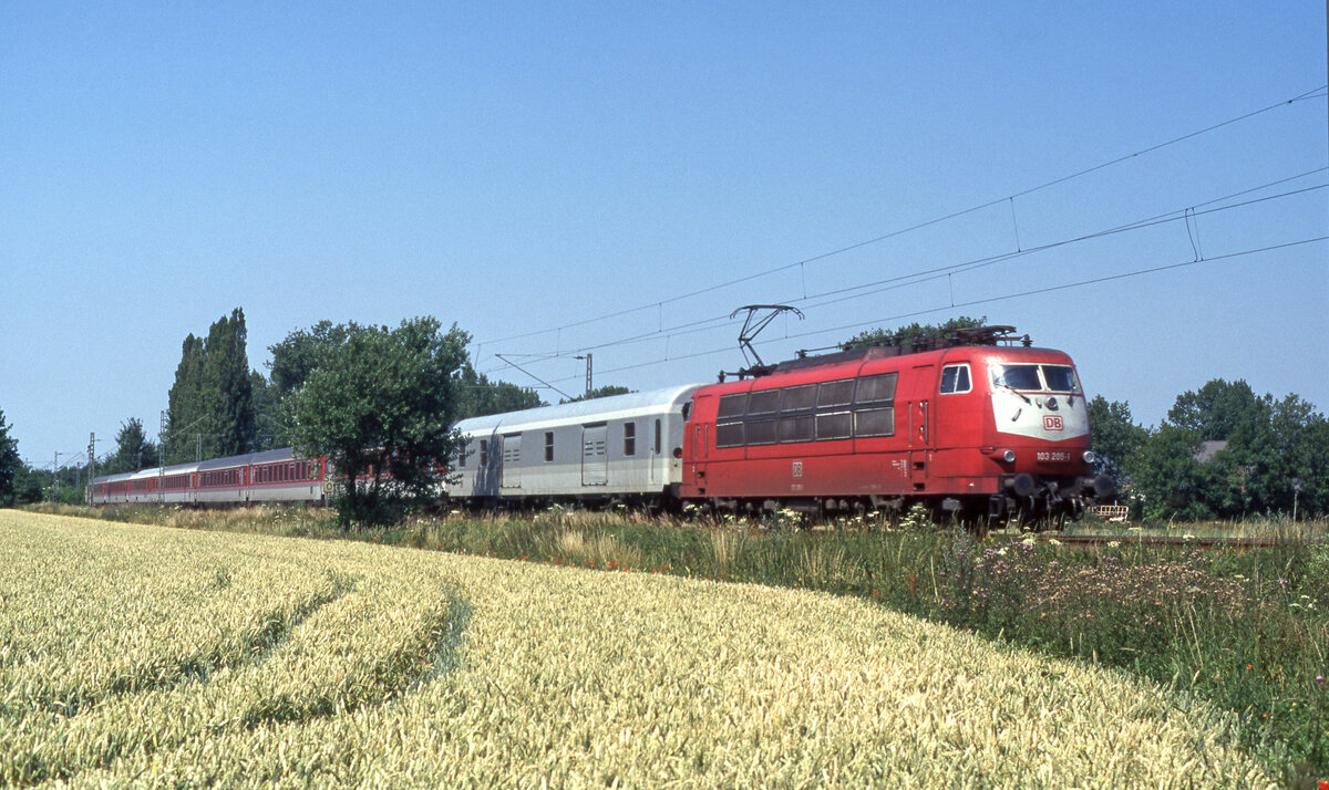 DB 103 205-1 mit EC-145  Frans Hals  (Amsterdam CS - Köln Hbf) bei Praest am 21.07.1996, 12.45u. Scanbild 7226, Fujichrome100.