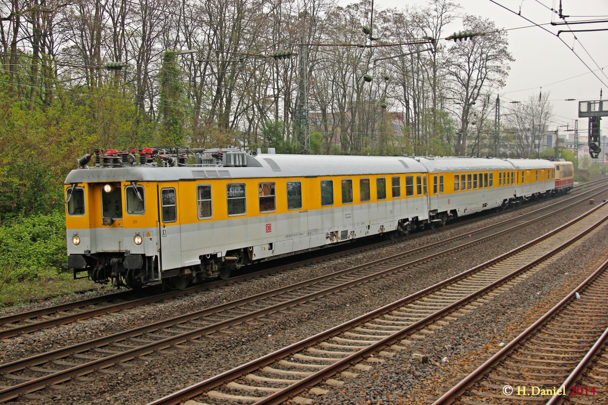DB 103 222-6 schiebt mit Messzug in Wuppertal, April 2014.