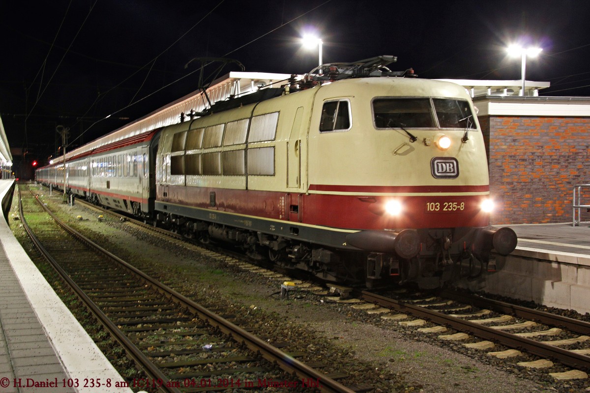 DB 103 235-8 mit IC119 (M�nster Hbf-Salzburg Hbf) in M�nster Hbf, Januar 2014.