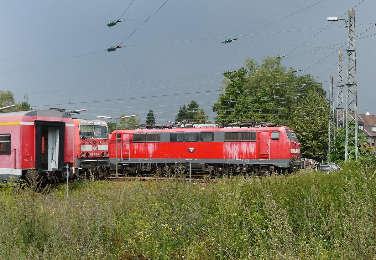 DB 111 040-2 am 15.08.2020 abgestellt neben der Classic Remise bei DB Regio in Düsseldorf Oberbilk.