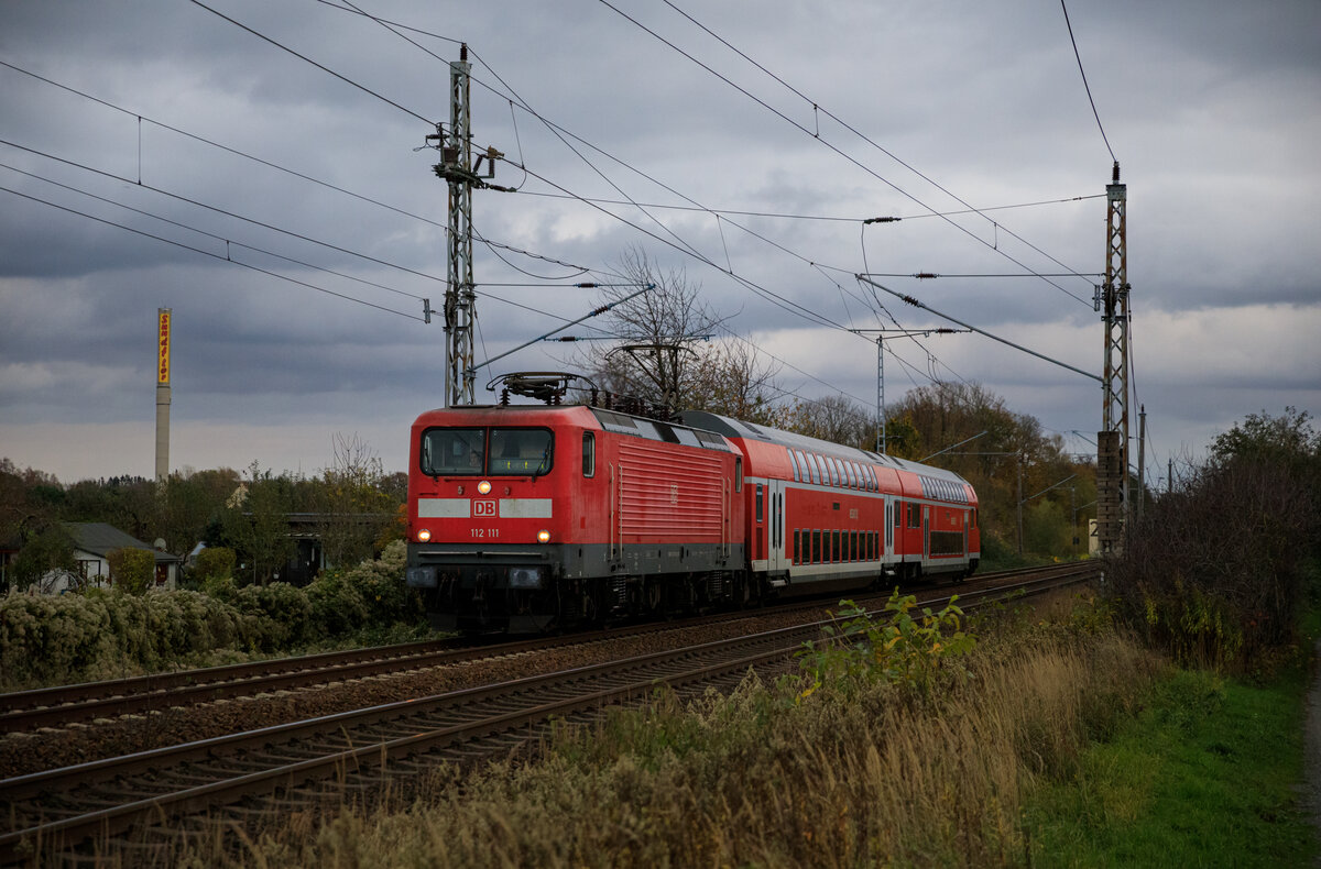 DB 112 111 am 07.11.2022 mit ihrem RE7 Greifswald - Stralsund am Abzw. Srg aufgenommen.