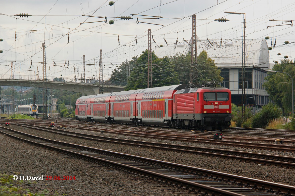DB 112 156-5 mit RE7 in Wuppertal, Juni 2014.