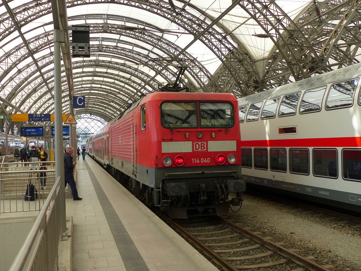 DB 114 040 mit dem RE 18412 nach Cottbus, am 10.07.2019 in Dresden Hbf.