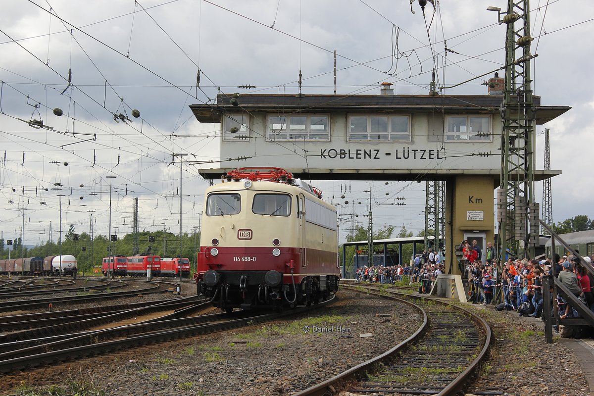 DB 114 488-0 bei der Lokparade  60 Jahre Einheitslokomotiven  im DB Museum Koblenz L�tzel, am 18.06.2016.