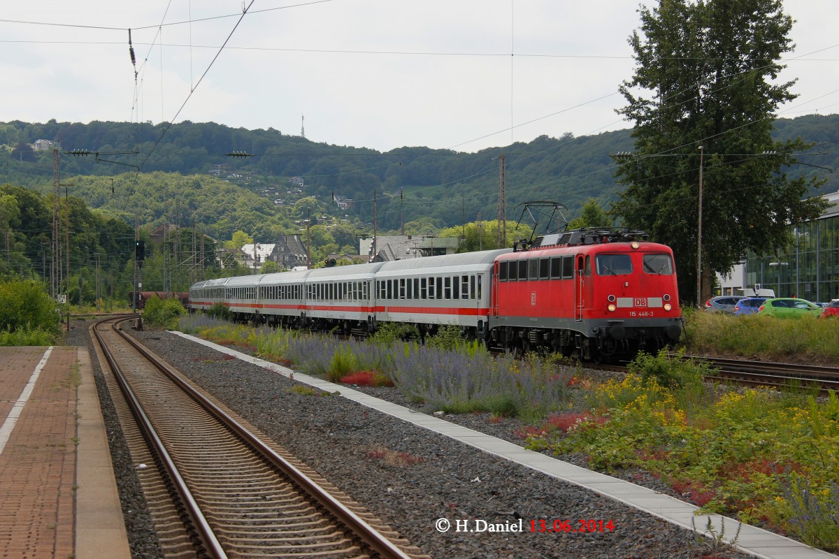 DB 115 448-3 mit IC2417 in Wuppertal, Juni 2014. Der Zug wurde wegen Unwettersch�den �ber Wuppertal-Hagen umgeleitet.