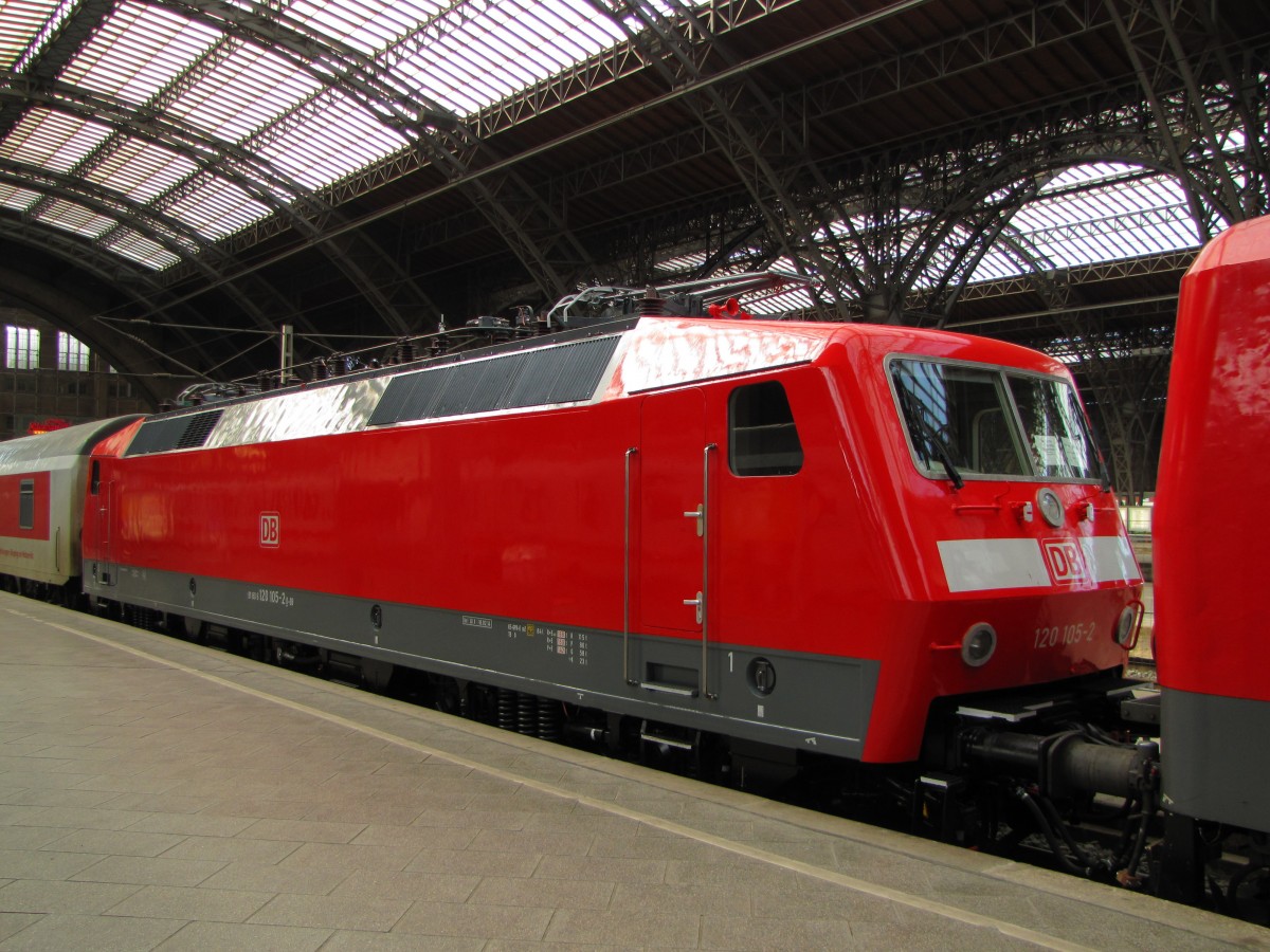 DB 120 105-2 im PbZ 2467 aus Berlin Lichtenberg, am 20.02.2014 in Leipzig Hbf.