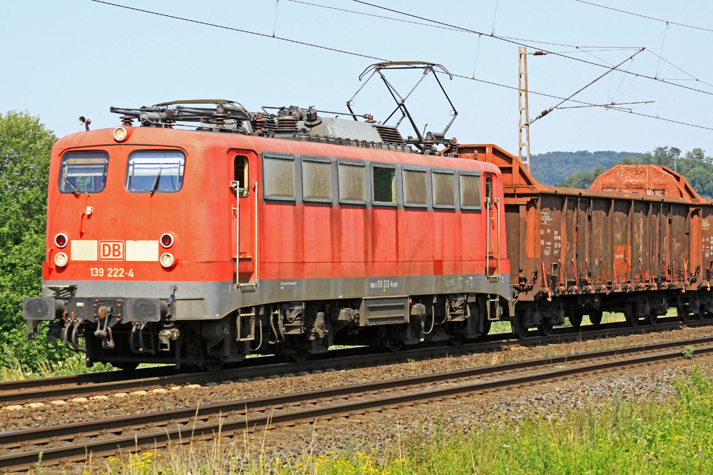 DB 139 222-4 D-DB am 17.07.2015  15:37 nördlich von Salzderhelden am BÜ 75,1 in Richtung Göttingen #Lokabnahme 15.03.61, Hersteller Krauss-Maffei, Heimatbahnhof Nürnberg Gbf #