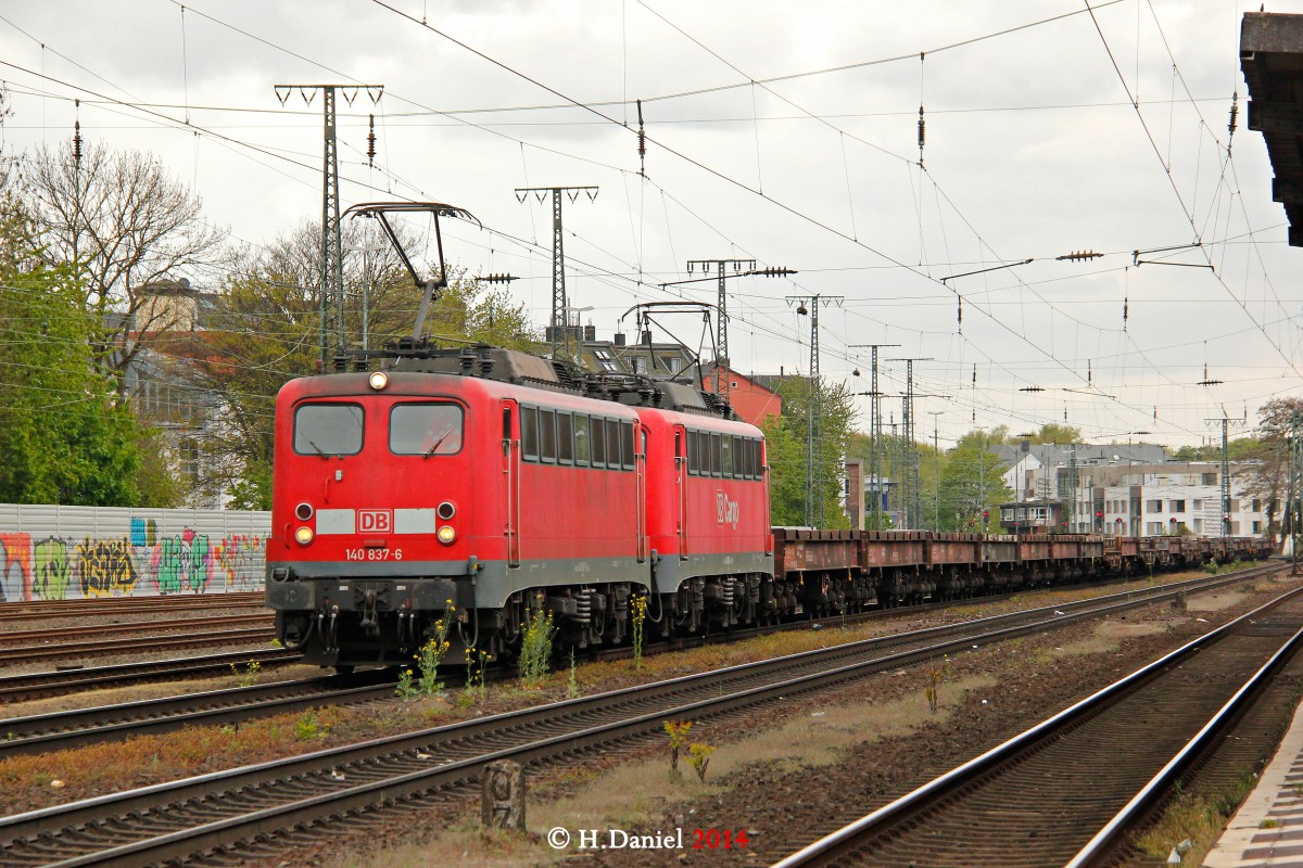 DB 140 837-6 & DB 140 811 DB Cargo in K�ln West, April 2014.
