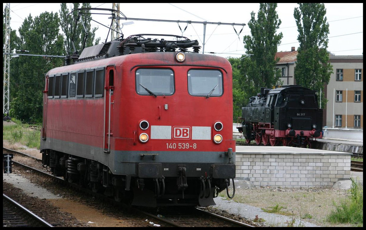 DB 140539-8 rangiert hier am 31.5.2007 im HBF Frankfurt an der Oder.