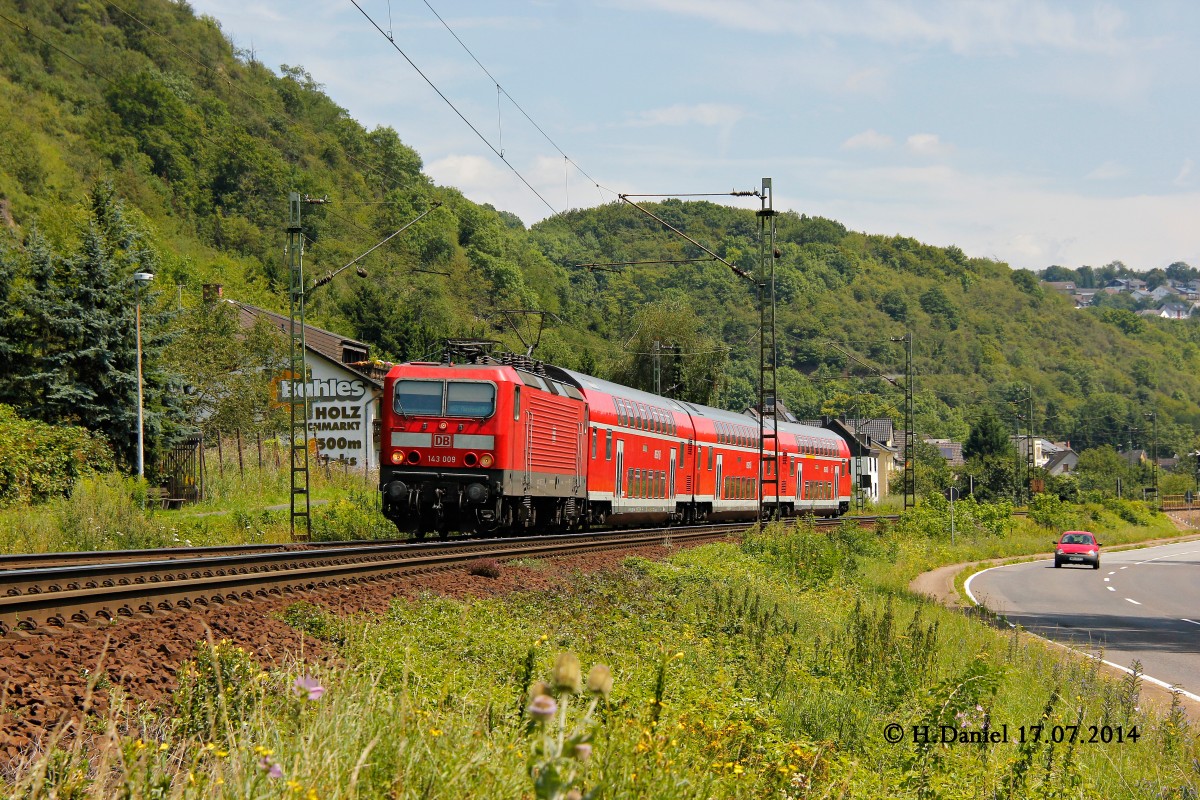DB 143 009 mit RB27 in Erpel, Juli 2014.