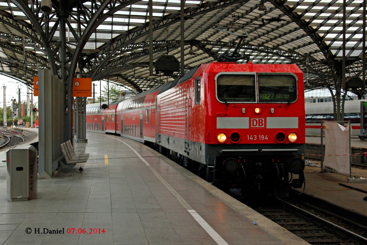 DB 143 194 mit RB27 in K�ln Hbf, Juni 2014.