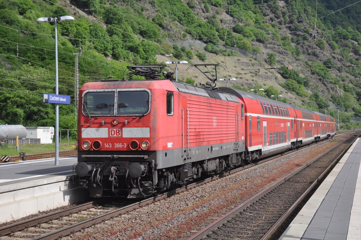 DB 143 366-3 mit RE1 nach Saarbrücken Hbf aufgenommen 03/05/2014 im Bahnhof Cochem (Mosel)