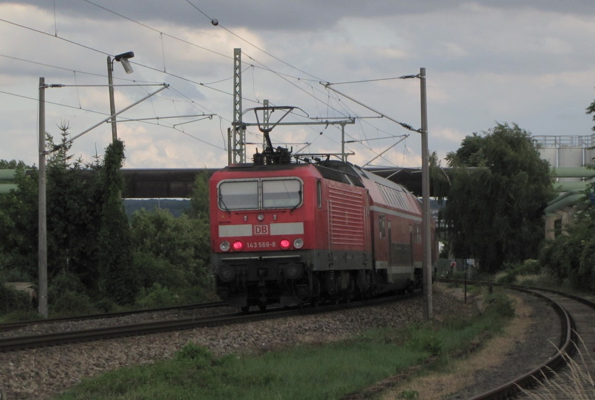 DB 143 566-8 mit der RB 16379 von Sangerhausen nach Erfurt Hbf, am 09.07.2015 in Erfurt Ost.