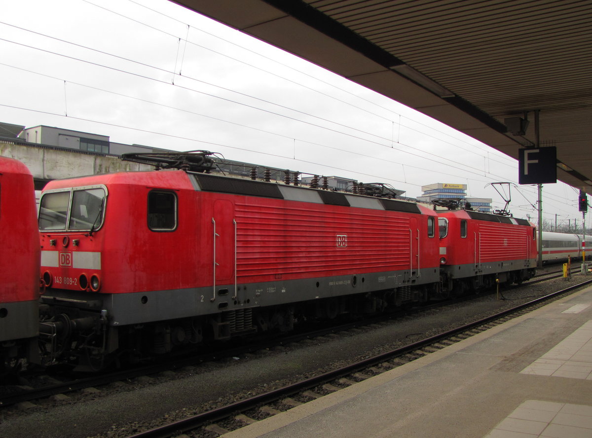 DB 143 809-2 als Tfzf (R) 70100 von Cottbus nach Bremen-Sebaldsbrück, am 19.02.2016 in Hannover Hbf.
