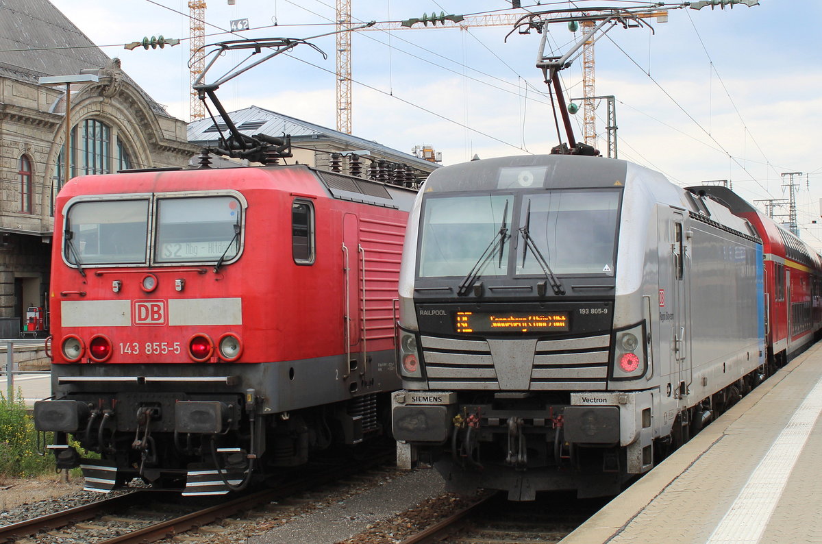 DB 143 855-5 und Rpool/DB 193 805-9 trafen sich am 22.06.19 im Nürnbeger Hauptbahnhof.