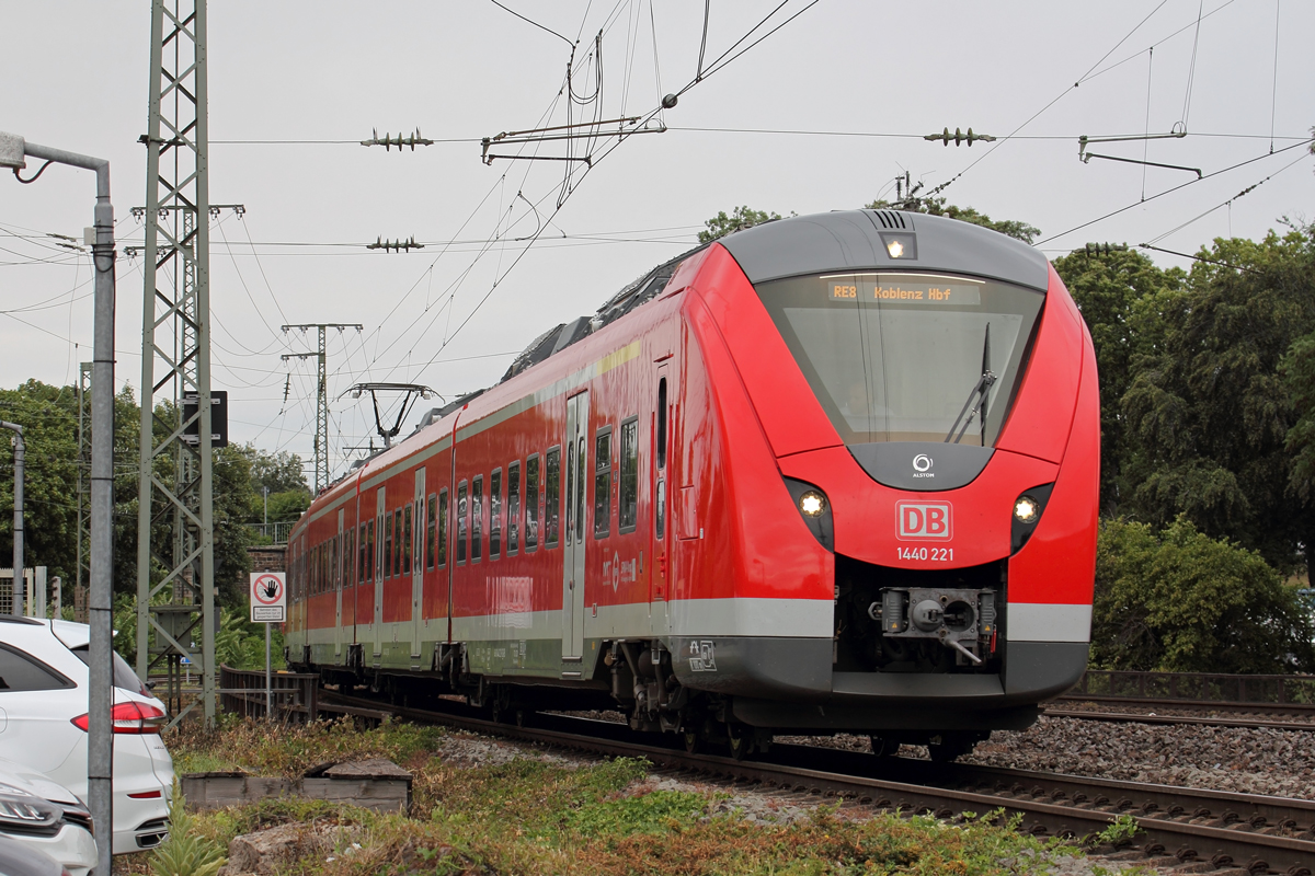 DB 1440 221 als RE 8 nach Koblenz in Koblenz-Stadtmitte 4.7.2020 